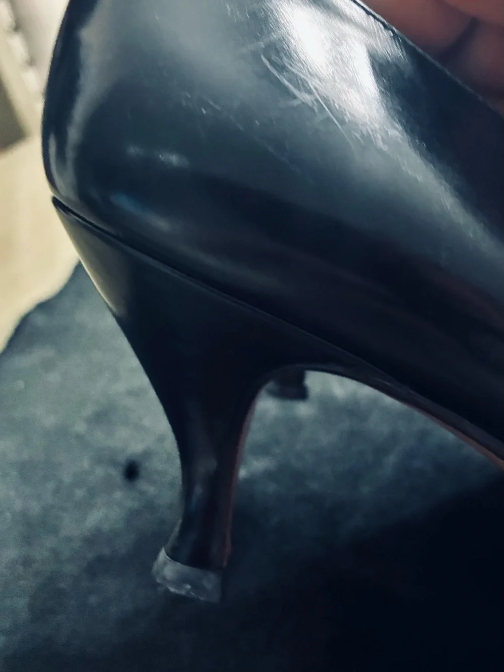 Gucci Black Leather Horsebit Loafers with Gold Hardware - Picture 7 of 8